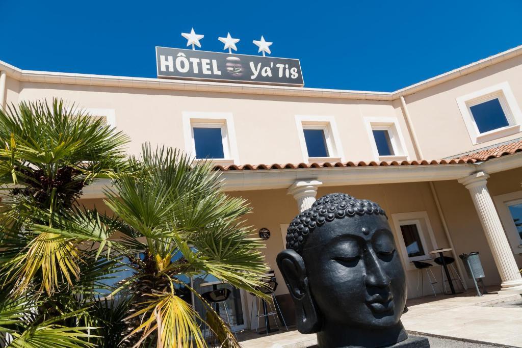 Le Ya'Tis Hotel Saint-Laurent-des-Arbres Exterior foto