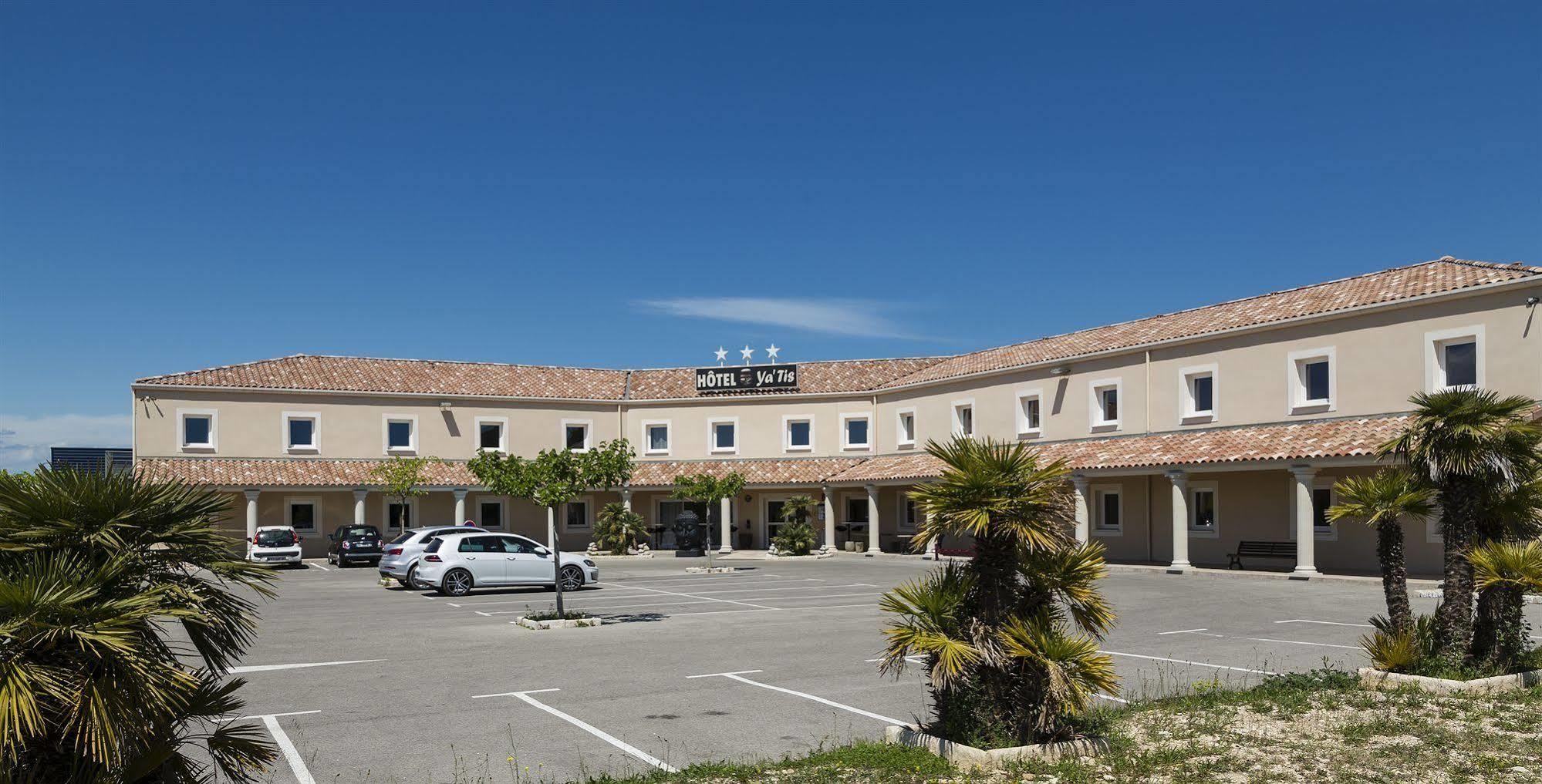 Le Ya'Tis Hotel Saint-Laurent-des-Arbres Exterior foto